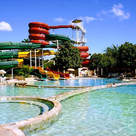Diroma Resort Com Um Dia No Acqua Park Caldas Novas Luaran gambar