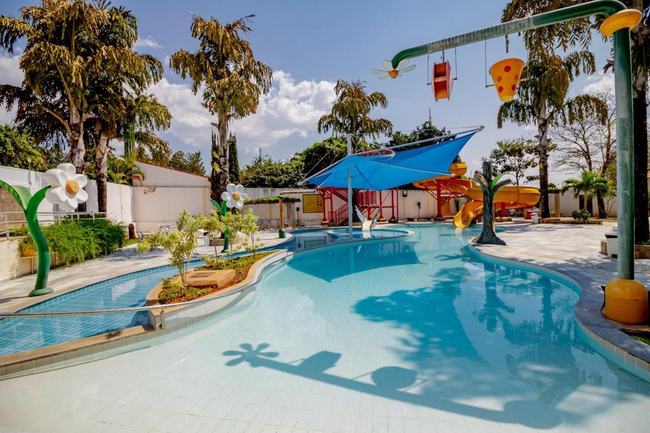 Diroma Resort Com Um Dia No Acqua Park Caldas Novas Luaran gambar
