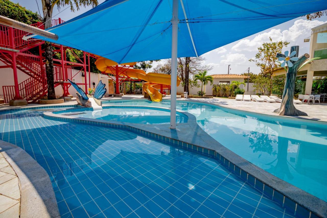 Diroma Resort Com Um Dia No Acqua Park Caldas Novas Luaran gambar