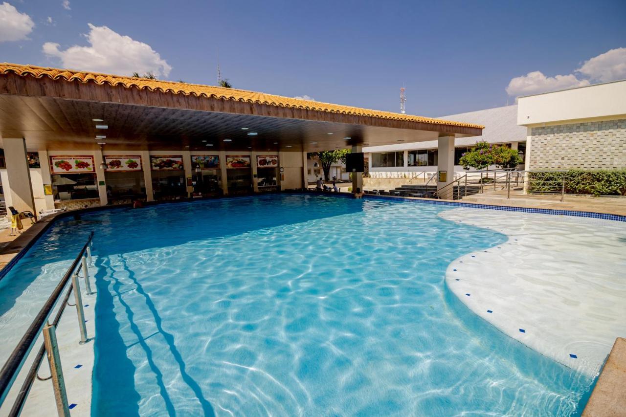 Diroma Resort Com Um Dia No Acqua Park Caldas Novas Luaran gambar