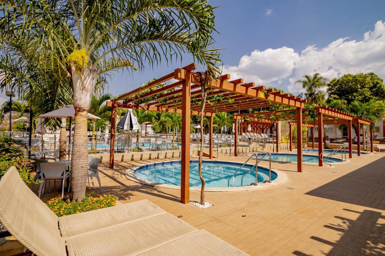 Diroma Resort Com Um Dia No Acqua Park Caldas Novas Luaran gambar