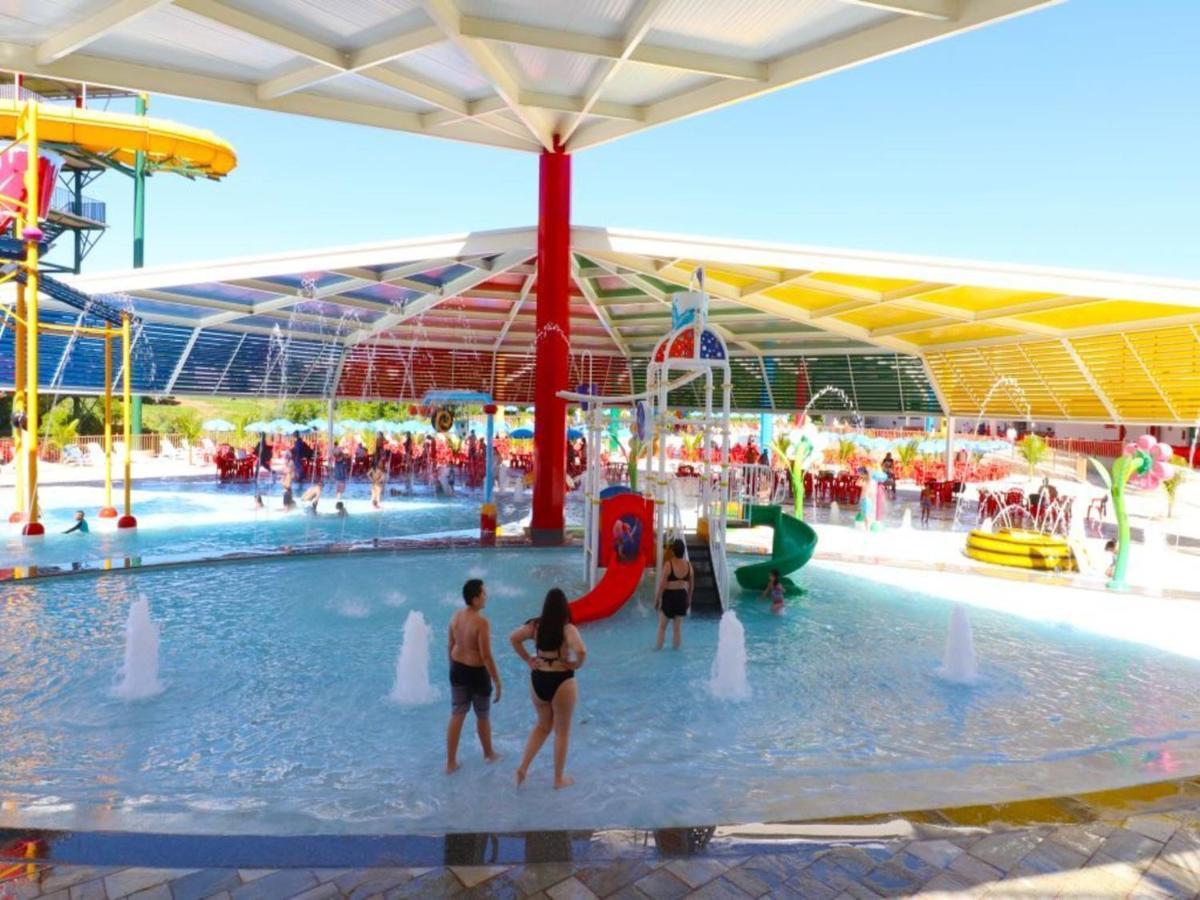 Diroma Resort Com Um Dia No Acqua Park Caldas Novas Luaran gambar