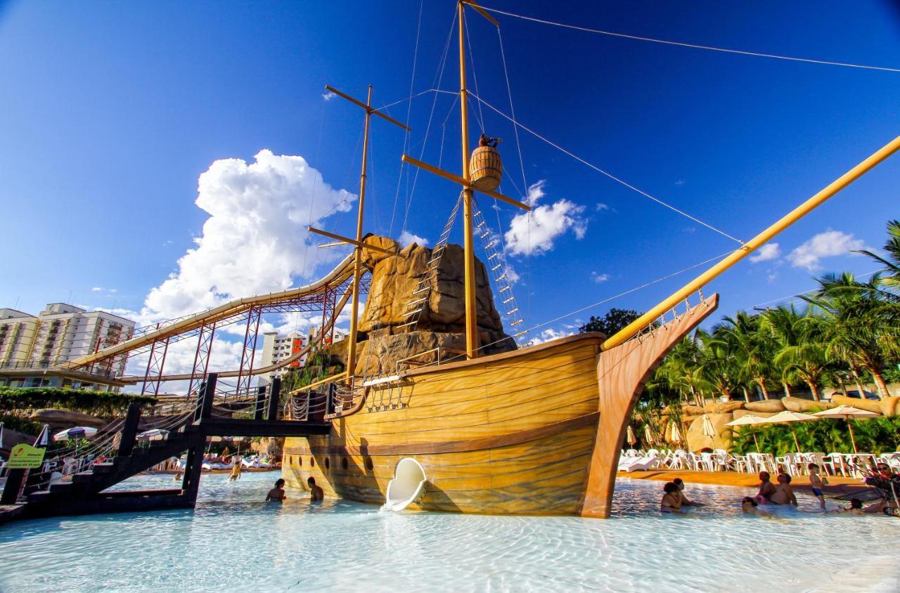 Diroma Resort Com Um Dia No Acqua Park Caldas Novas Luaran gambar